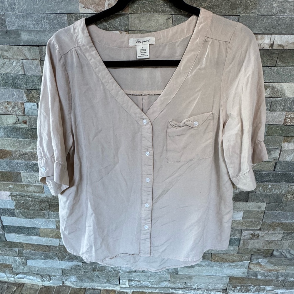 🌼5/$25🌼 Passport curved hem top